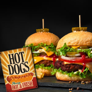 Metallschild mit American Diner Classics - Hot Dogs Motiv