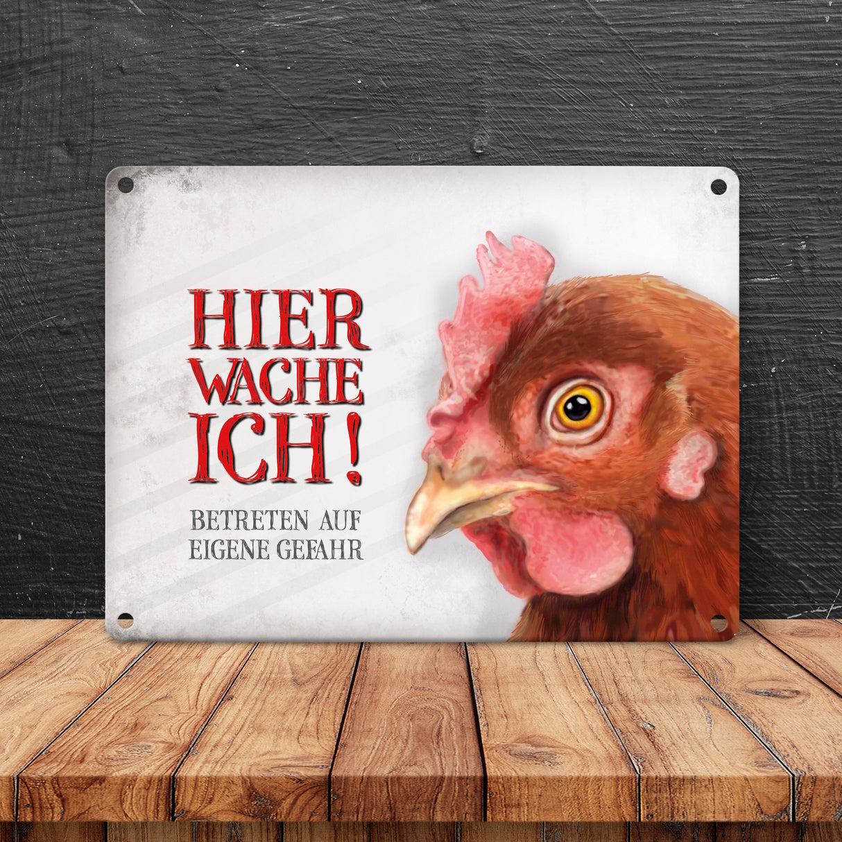 Metallschild mit Huhn Motiv und Spruch: Betreten auf eigene Gefahr ...