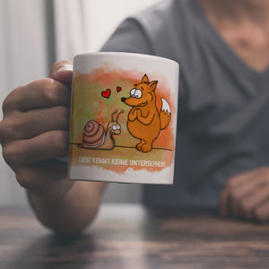 Kaffeebecher mit Fuchs und Schnecke Motiv und Spruch: Liebe kennt keine Unterschiede