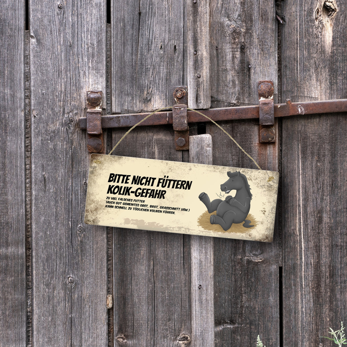 Metallschild mit schwarzem Pferd Motiv und Spruch: Bitte nicht füttern - Kolik-Gefahr