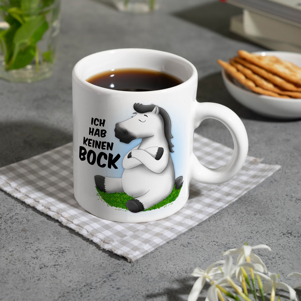 Kaffeebecher mit weißes Pferd Motiv und Spruch: Ich hab keinen Bock
