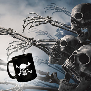 Totenkopf mit gekreuzten Knochen Kaffeebecher in schwarz