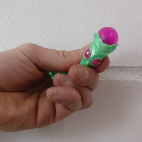 Alien Stressball mit Schlüsselanhänger in grün