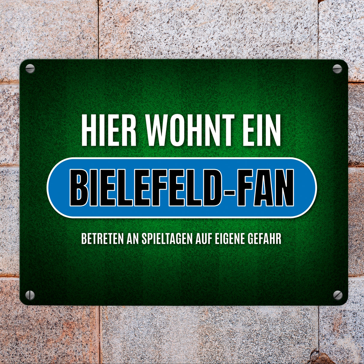 Hier wohnt ein Bielefeld-Fan Metallschild mit Rasen Motiv