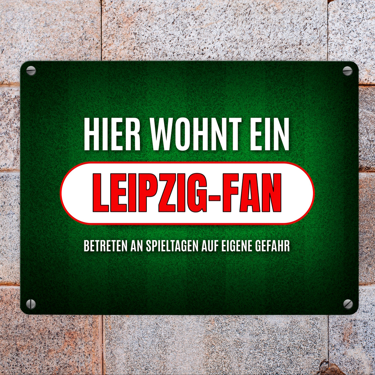 Hier wohnt ein Leipzig-Fan Metallschild mit Rasen Motiv