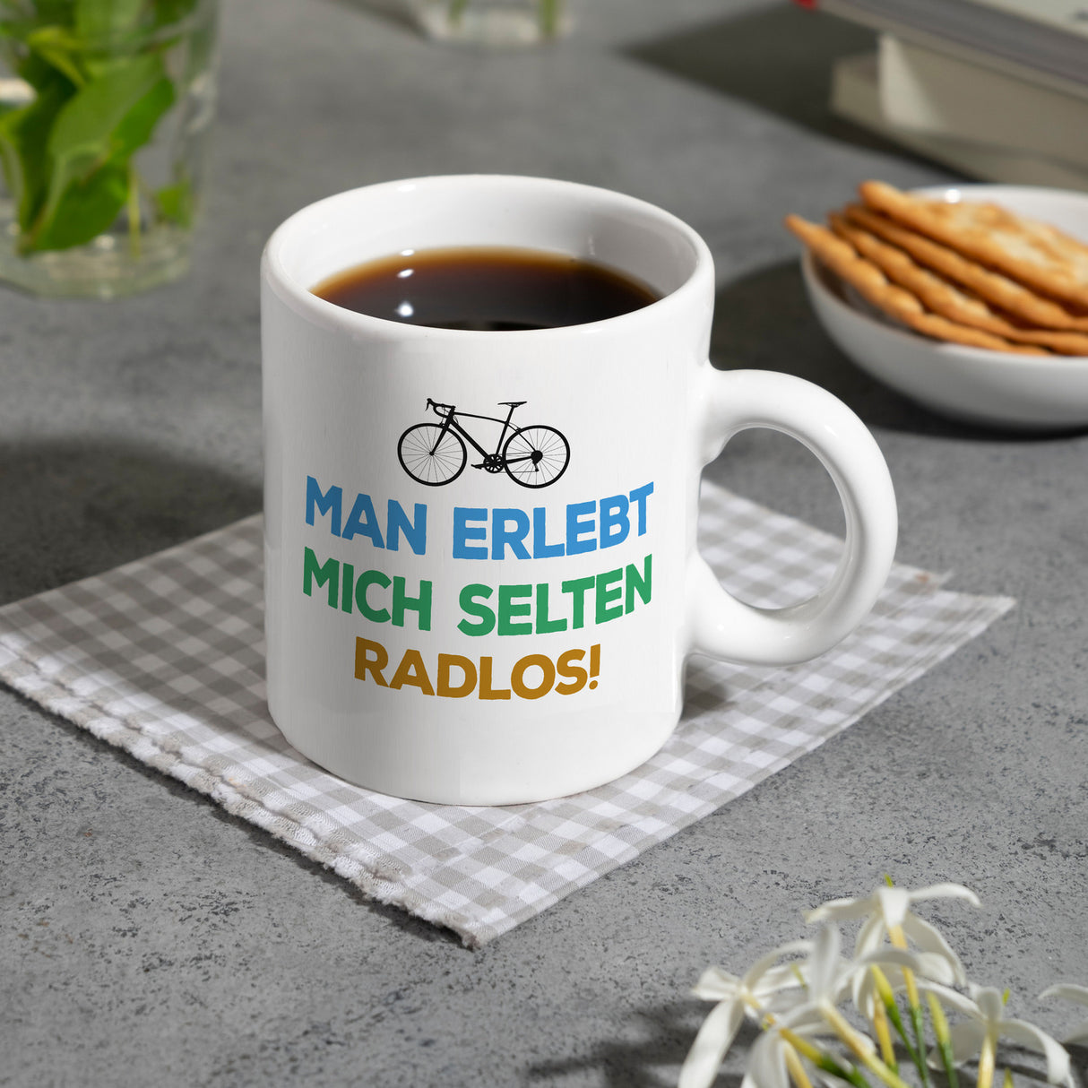 Man erlebt mich selten radlos Kaffeebecher mit Rennrad Motiv