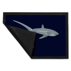 Hai Fußmatte in 35x50 cm mit grauen Hai auf dunkelblauem Hintergrund