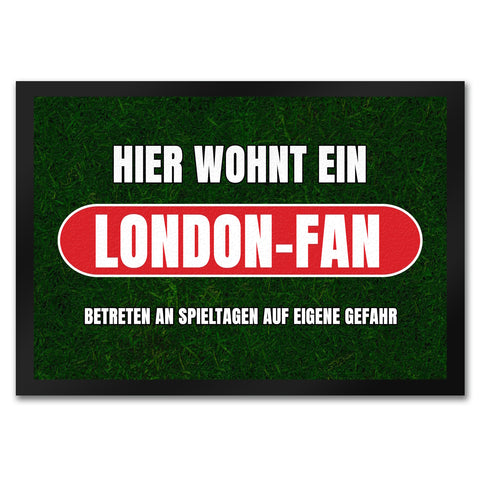 Hier wohnt ein London-Fan Fußmatte in 35x50 cm mit Rasenmotiv