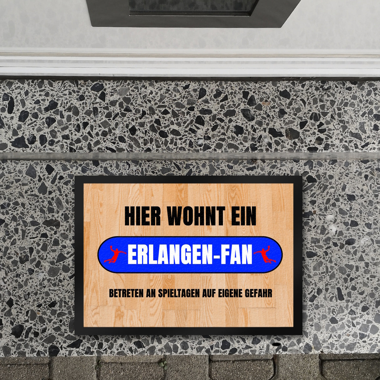 Hier wohnt ein Erlangen-Fan Fußmatte in 35x50 cm mit Turnhallenboden Motiv
