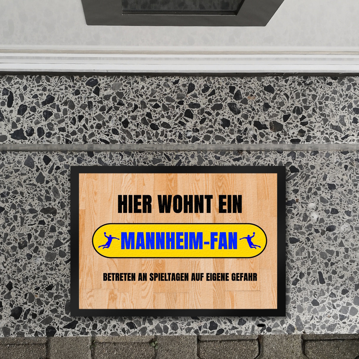 Hier wohnt ein Mannheim-Fan Fußmatte in 35x50 cm mit Turnhallenboden Motiv