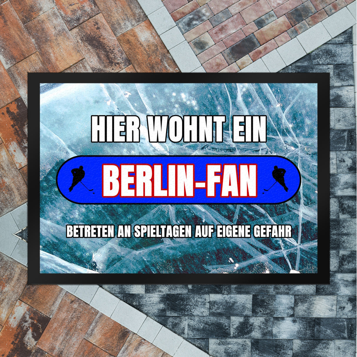Hier wohnt ein Berlin-Fan Fußmatte in 35x50 cm mit Eishallen Boden-Motiv