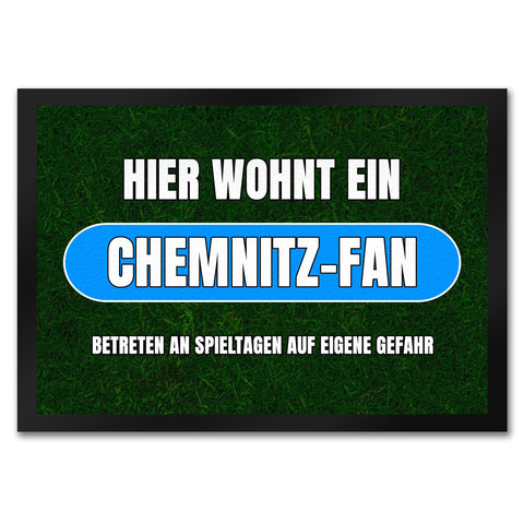 Hier wohnt ein Chemnitz-Fan Fußmatte in 35x50 cm mit Rasenmotiv