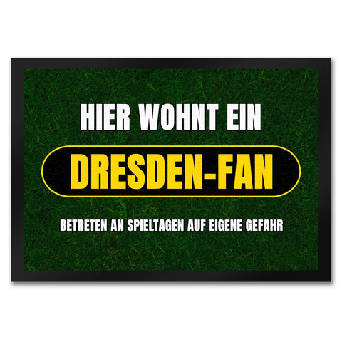 Hier wohnt ein Dresden-Fan Fußmatte in 35x50 cm mit Rasenmotiv