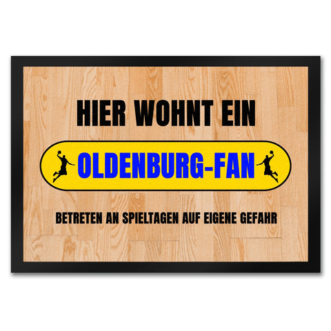 Hier wohnt ein Oldenburg-Fan Fußmatte in 35x50 cm mit Turnhallenboden Motiv