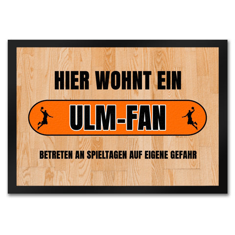 Hier wohnt ein Ulm-Fan Fußmatte in 35x50 cm mit Turnhallenboden Motiv