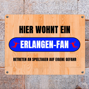 Hier wohnt ein Erlangen-Fan Metallschild in 15x20 cm mit Turnhallenboden Motiv