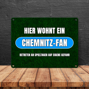 Hier wohnt ein Chemnitz-Fan Metallschild in 15x20 cm mit Rasenmotiv