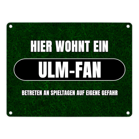 Hier wohnt ein Ulm-Fan Metallschild in 15x20 cm mit Rasenmotiv