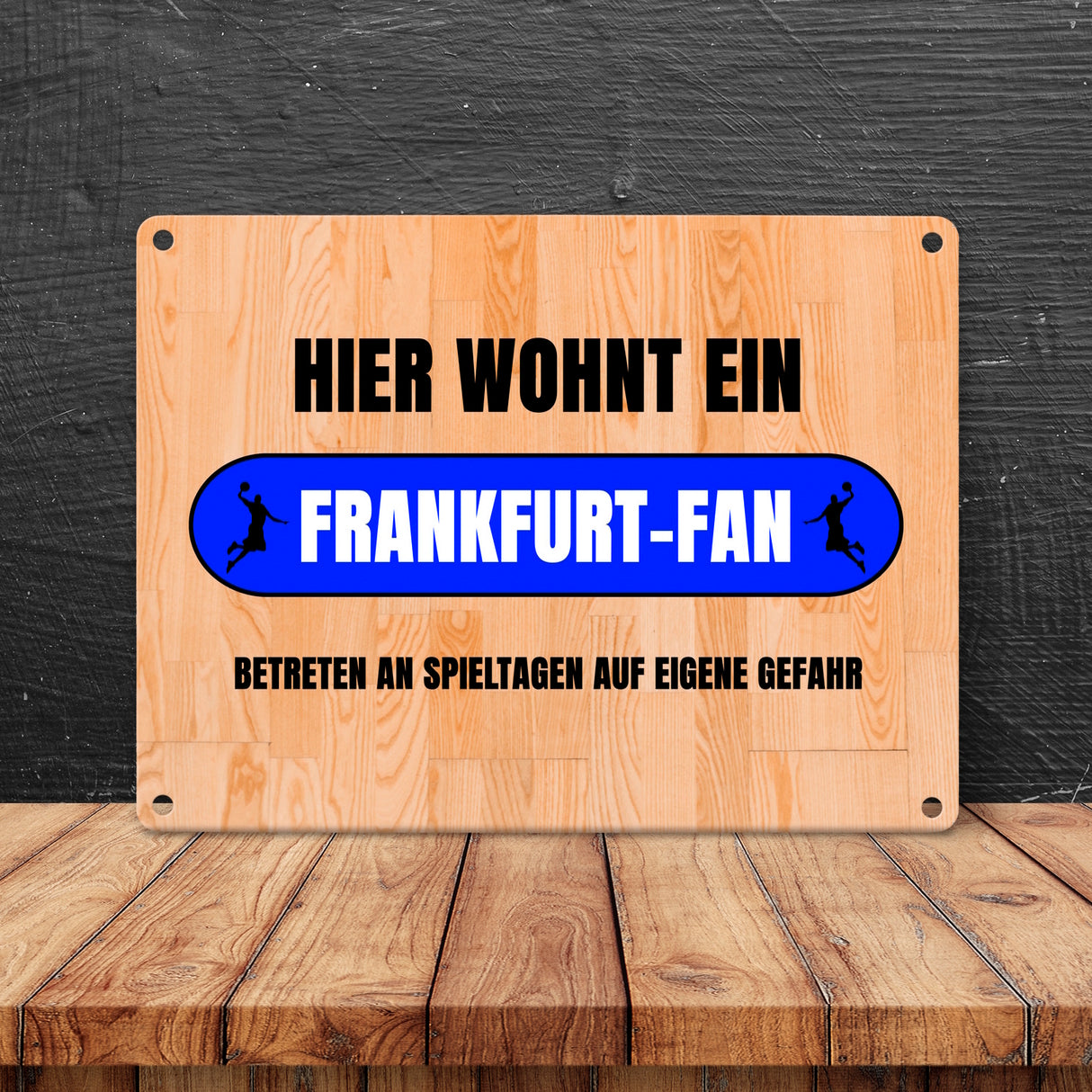 Hier wohnt ein Frankfurt-Fan Metallschild in 15x20 cm mit Turnhallenboden Motiv