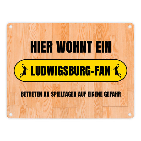 Hier wohnt ein Ludwigsburg-Fan Metallschild in 15x20 cm mit Turnhallenboden Motiv