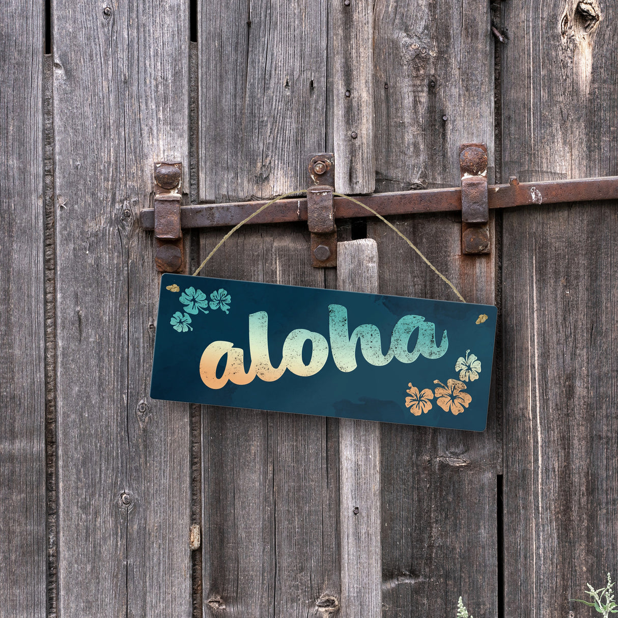 Metallschild mit Hawaii Design und Schriftzug - Aloha mit kleinen Blumen