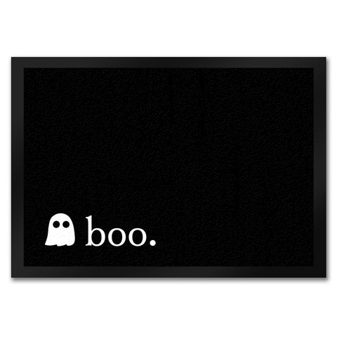 Fußmatte mit kleinem Geist und Boo Schriftzug im schlichten Halloween Stil