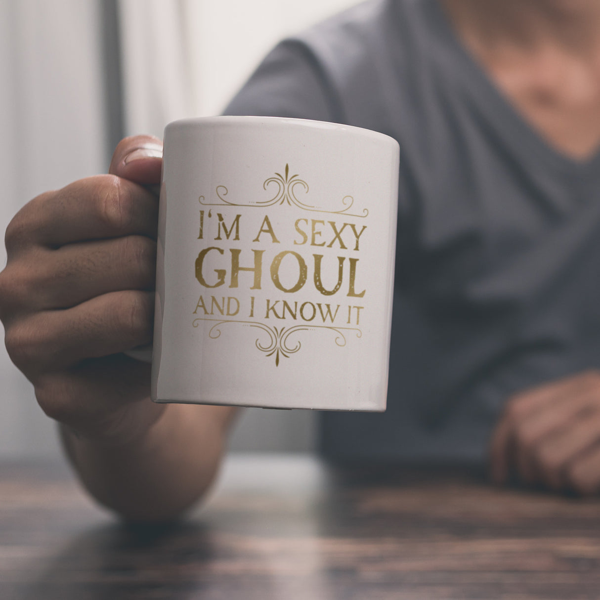 Kaffeetasse mit sexy Zombie und Spruch - I'm a sexy ghoul and I know it