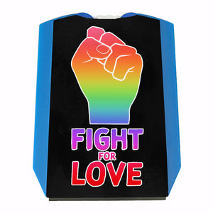 Fight for love Parkscheibe mit Faust in Regenbogenfarben