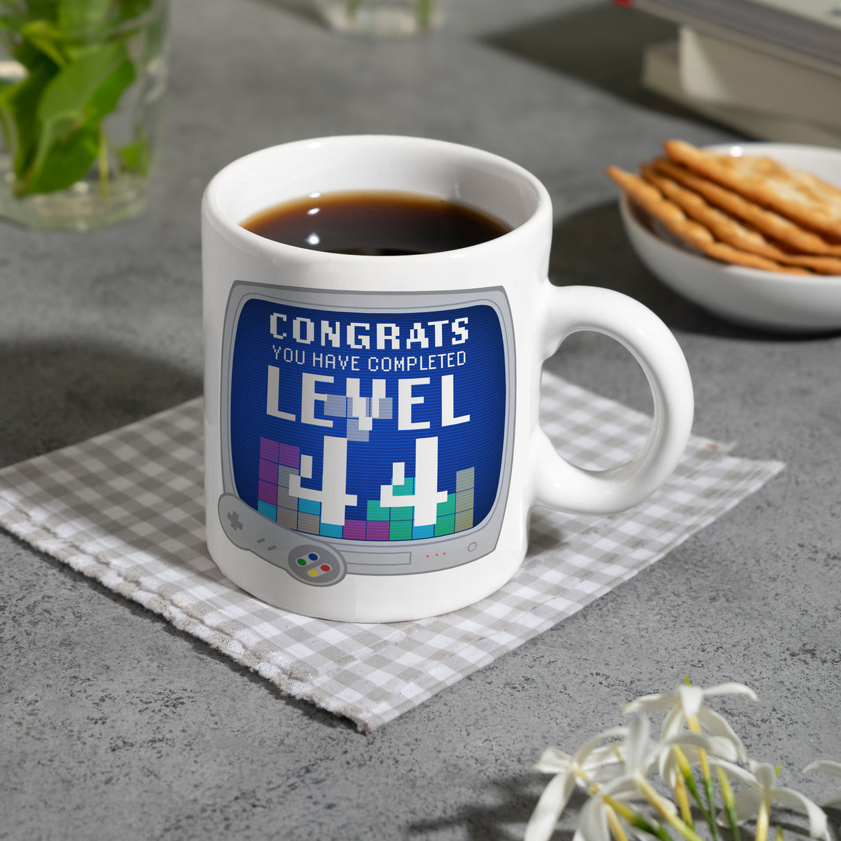 Witziger Kaffeebecher für den 44. Geburtstag mit Motiv: Gamer