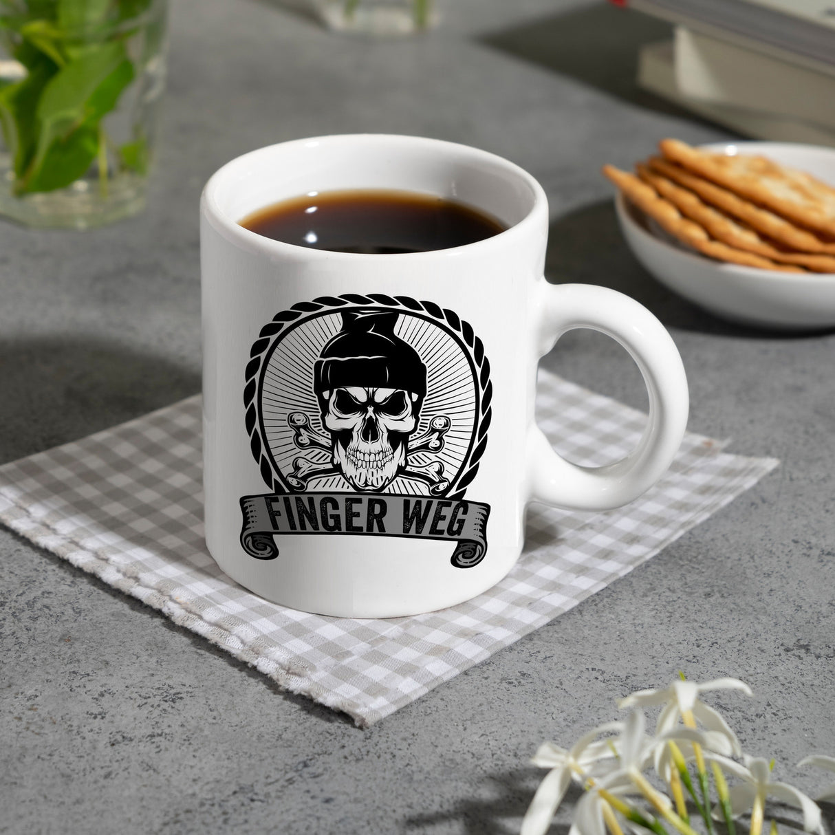 Totenkopf Finger Weg Kaffeebecher mit Banderole