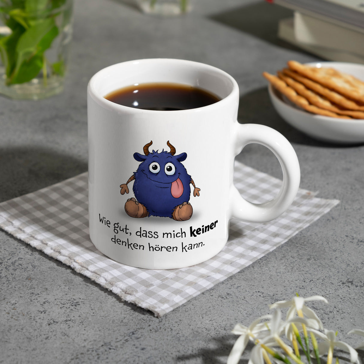 Freches Monster in dunkelblau Kaffeebecher mit lustigem Spruch