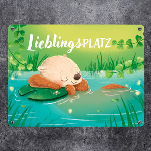 Schlafender Otter Metallschild in 15x20 cm mit Spruch Lieblingsplatz