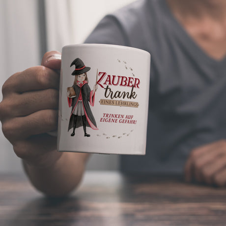 Zaubertrank Kaffeebecher mit Zauberschülerin