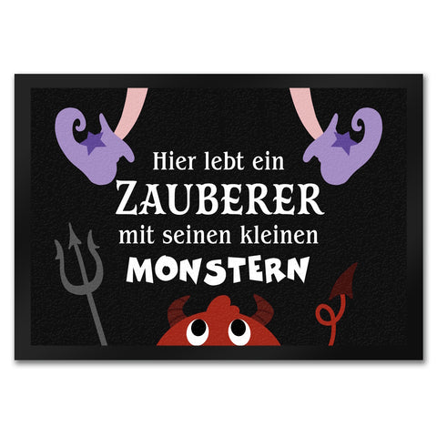 Monster Fußmatte in 35x50 cm mit Spruch Hier lebt ein Zauberer