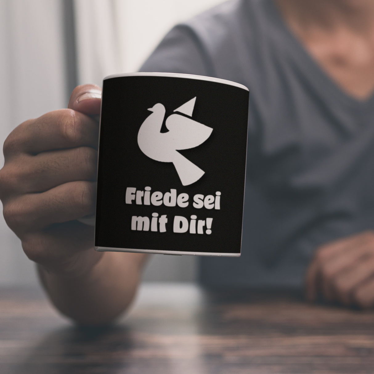 Friedenstaube Kaffeebecher mit Spruch Friede sei mit Dir -weiß