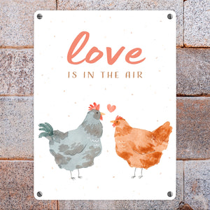 Hühner Metallschild in 15x20 cm mit Spruch Love is in the air