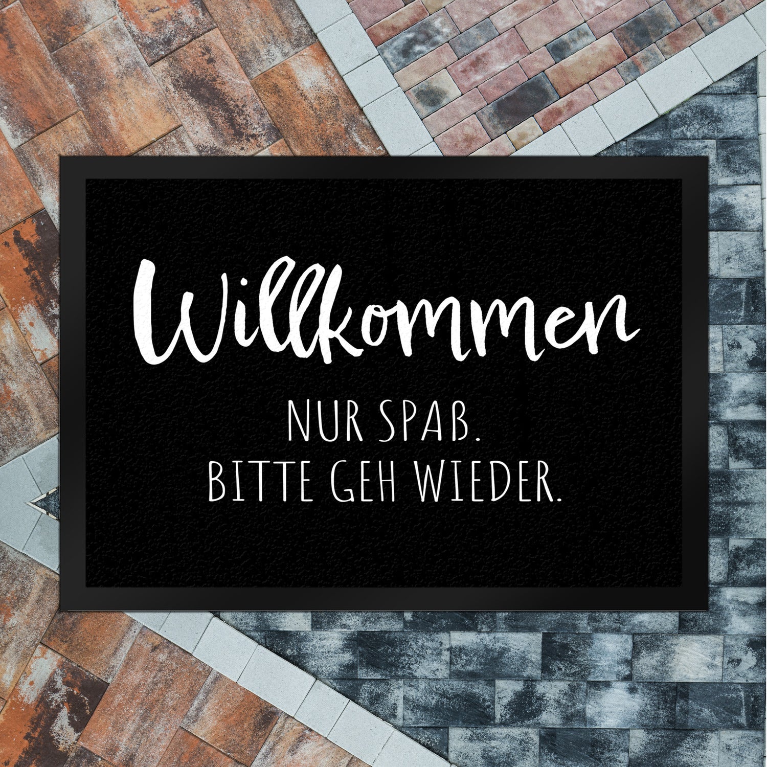 Trendaffe Fußmatte „Herzlich Willkommen, War Nur Spaß Hau Ab“ – 50x35 Cm, Schwarz-weiß, Randlos