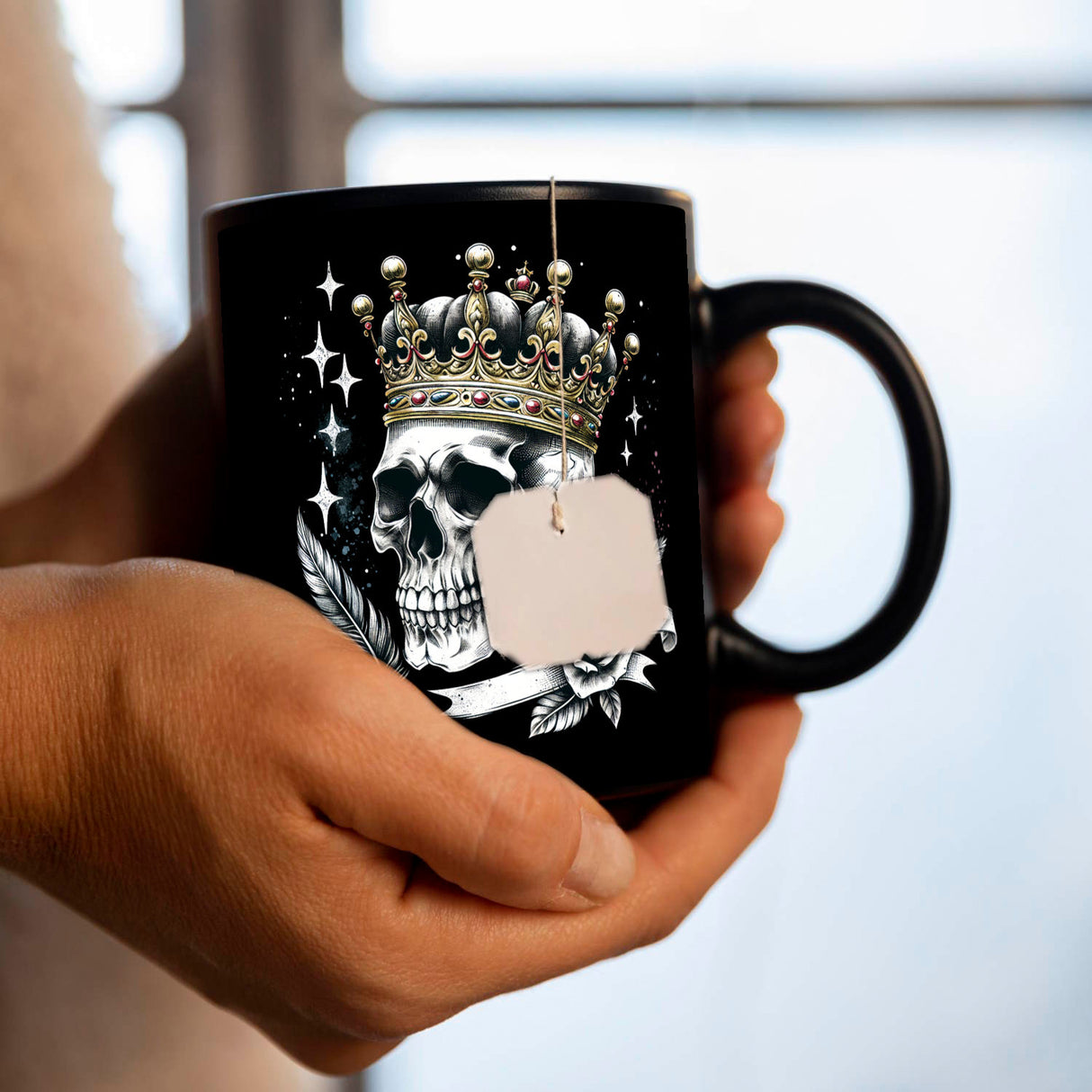 Totenkopf König mit Krone Tasse schwarz in Schwarz