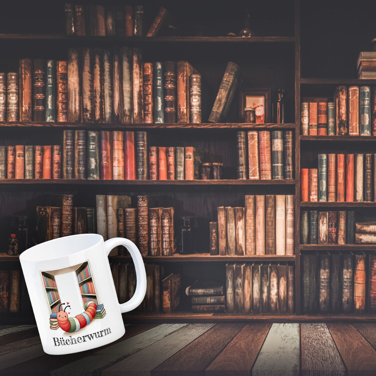 Bücherwurm Kaffeebecher mit Wurm in der Bibliothek