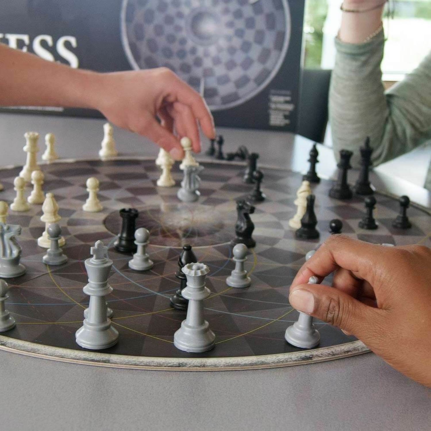 Schach für 3 Spieler Spiele jetzt mit Freunden und gewinne!